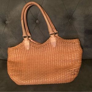 Woven Brahmin bag- perfect for spring & summer - gently loved